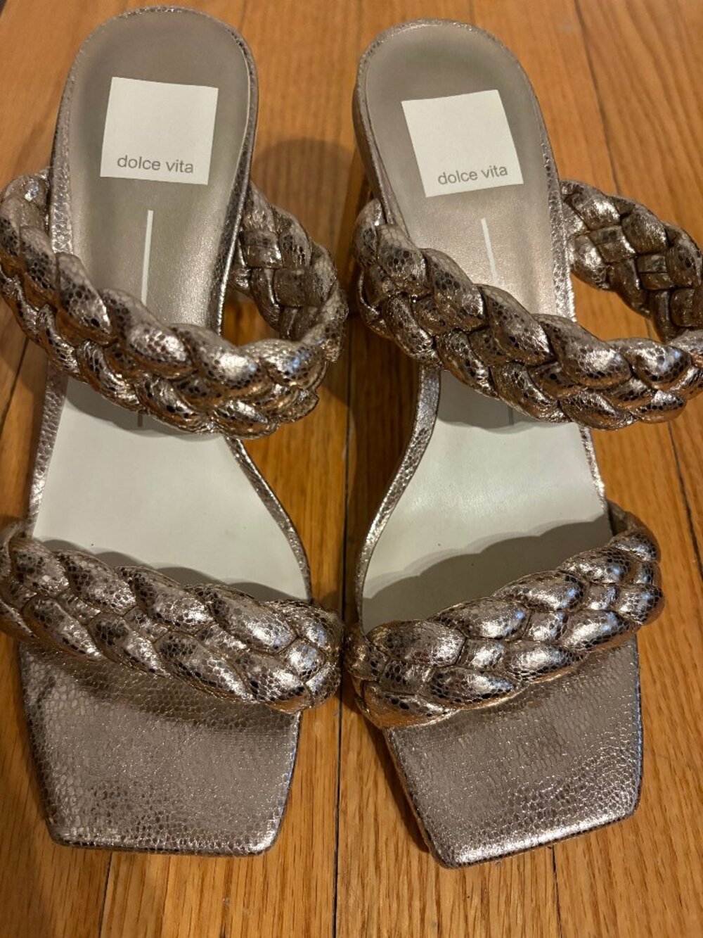 Dolce Vita Paily Heels in Dark Gold Crackled Stella, Size 7
